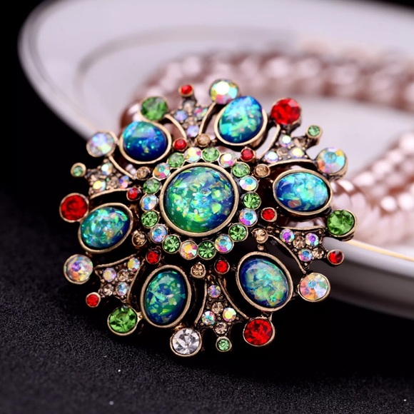 Luxe Antique Styled  Necklace - Picture 6 of 6